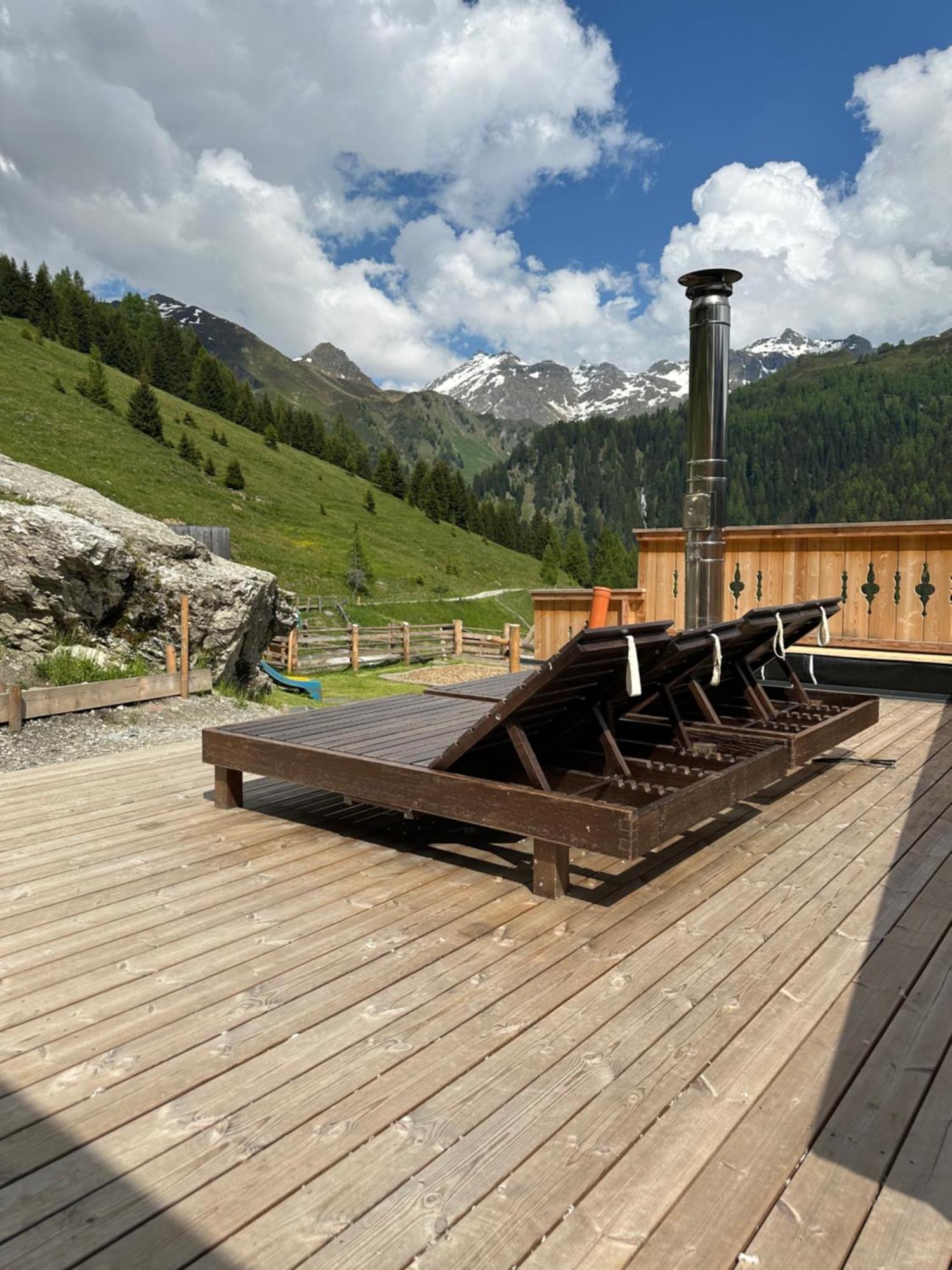 Peer Alm Hotel Navis Exterior foto