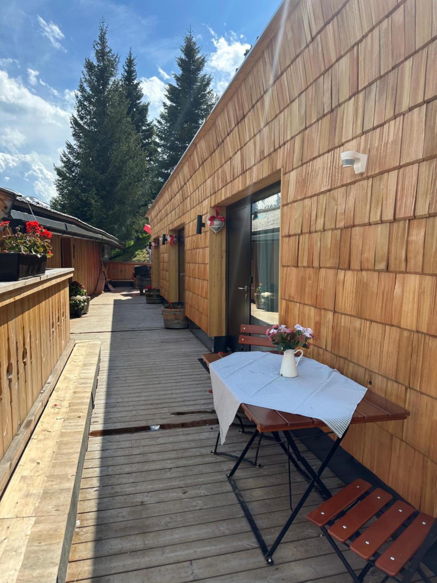 Peer Alm Hotel Navis Exterior foto